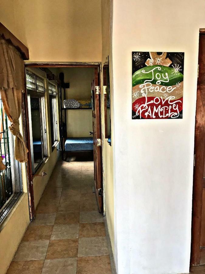 La Terraza Hostel ฟลอเรส ภายนอก รูปภาพ